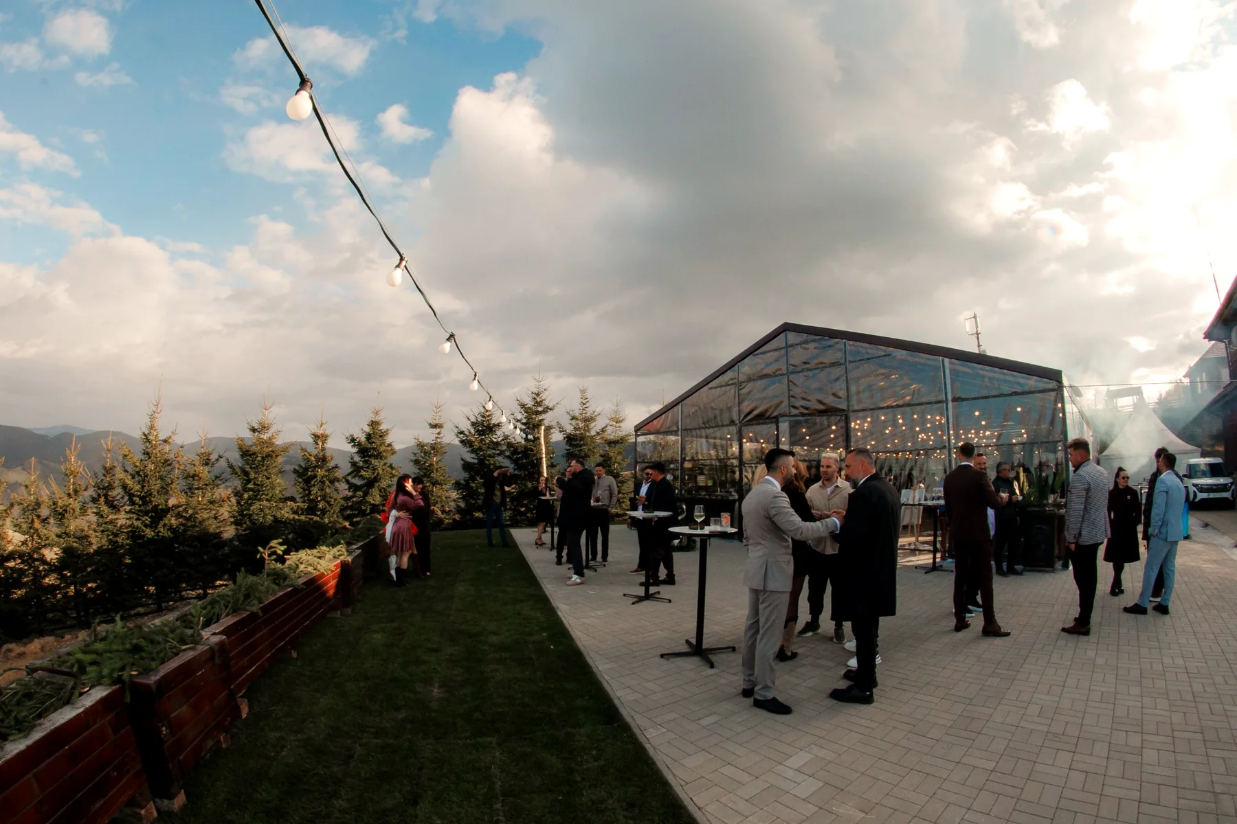 Eveniment pe terasa panoramică